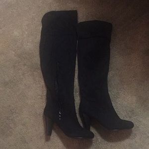 Venus black boots